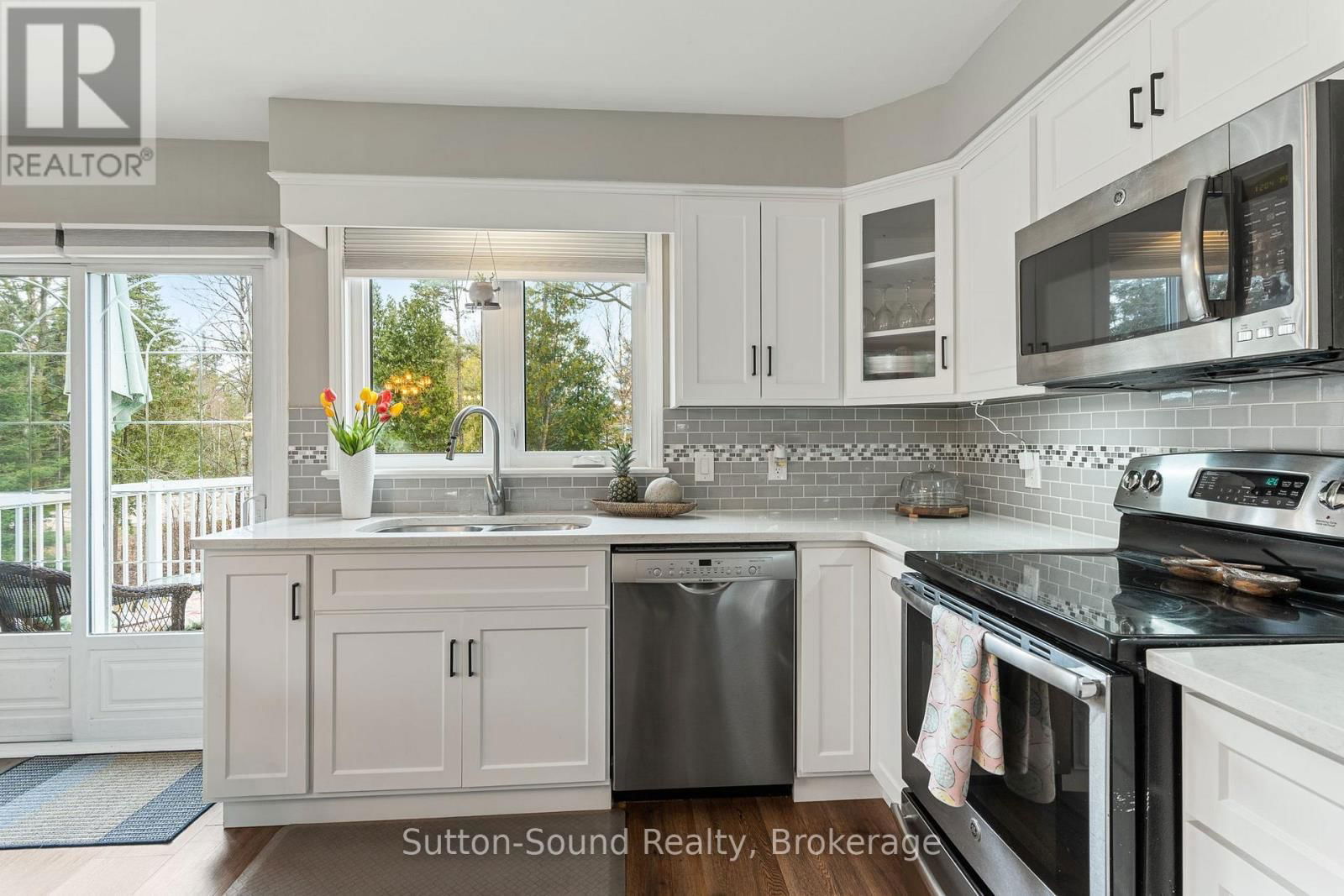 403 SIMCOE AVENUE Image 11