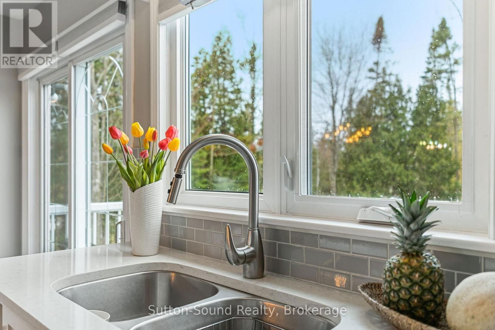 403 SIMCOE AVENUE Image 12