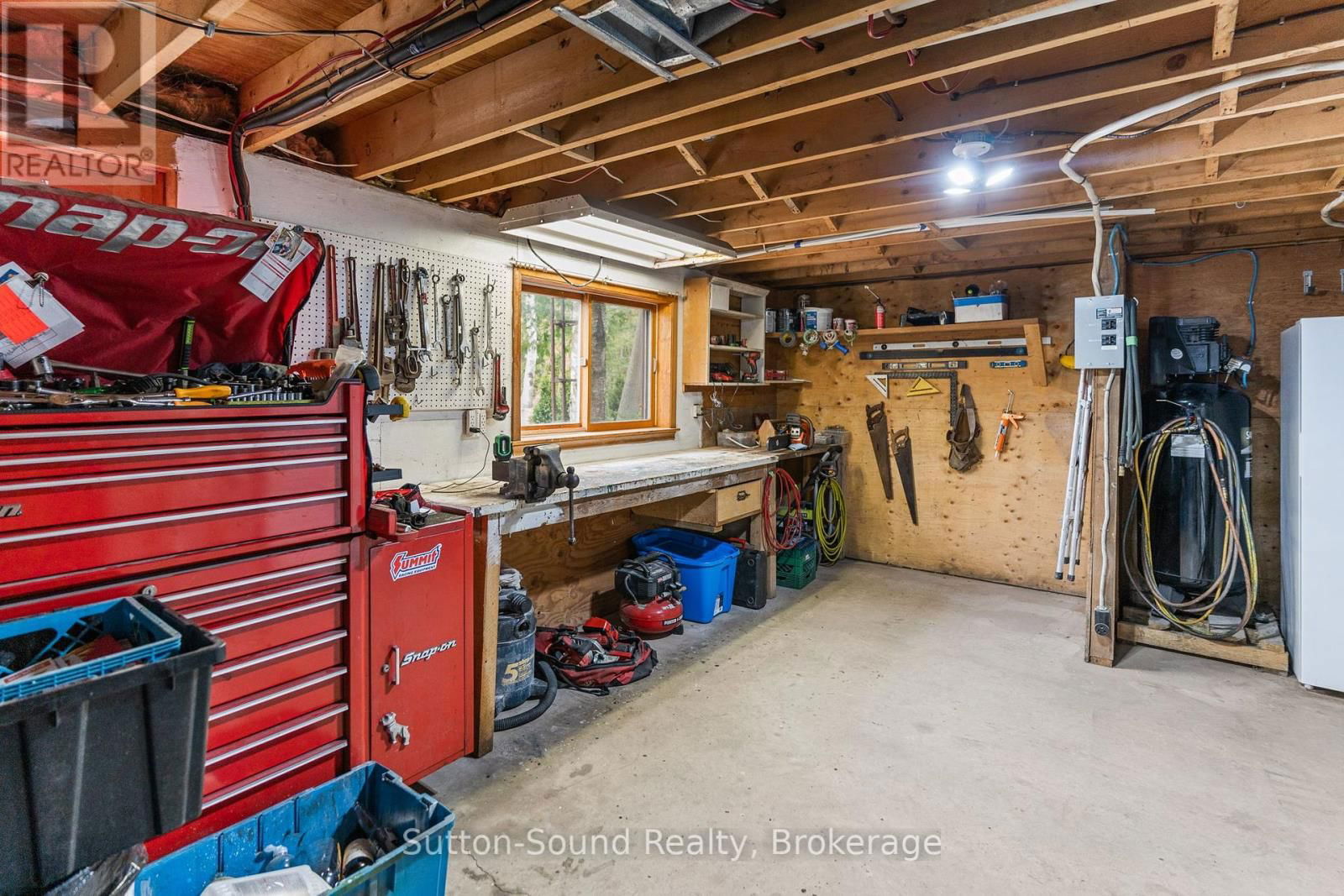 403 SIMCOE AVENUE Image 37