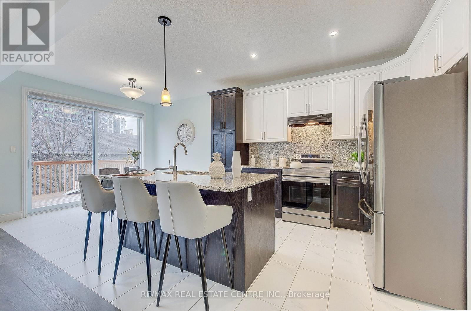 1600 NOAH BEND Image 13