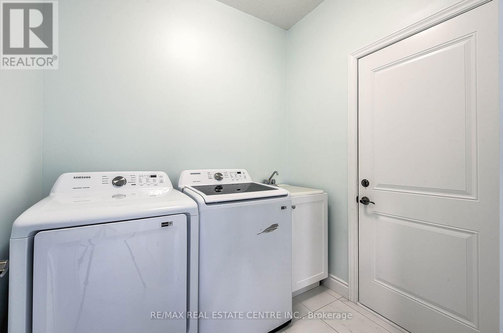 1600 NOAH BEND Image 21