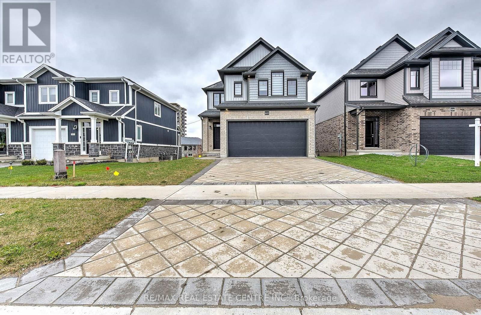 1600 NOAH BEND Image 3