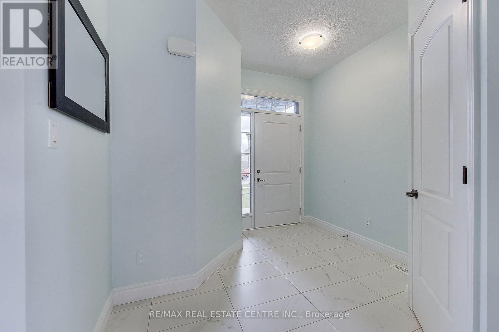 1600 NOAH BEND Image 6