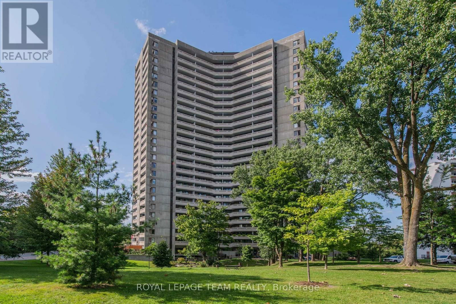 1101 - 1081 AMBLESIDE DRIVE Image 1