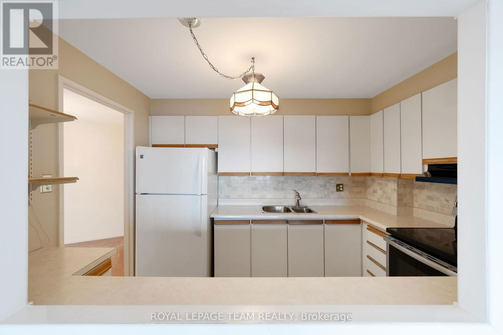 1101 - 1081 AMBLESIDE DRIVE Image 14