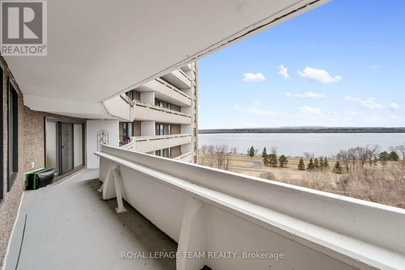1101 - 1081 AMBLESIDE DRIVE Image 21