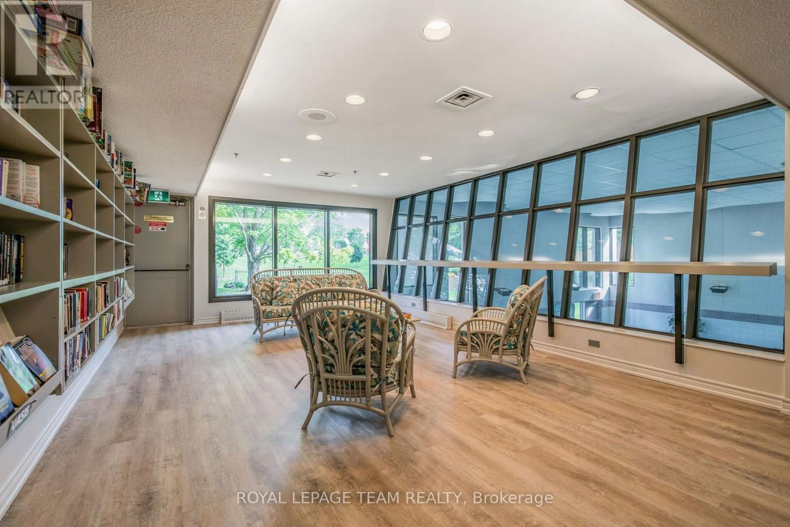 1101 - 1081 AMBLESIDE DRIVE Image 29