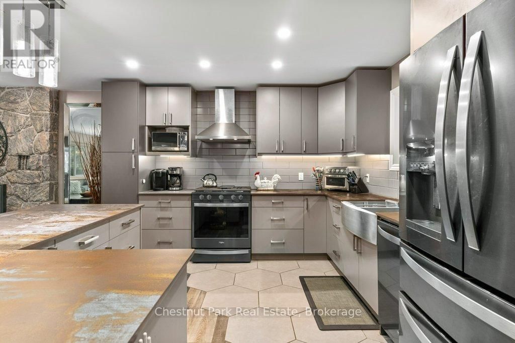 256 WOODLAND DRIVE Image 10