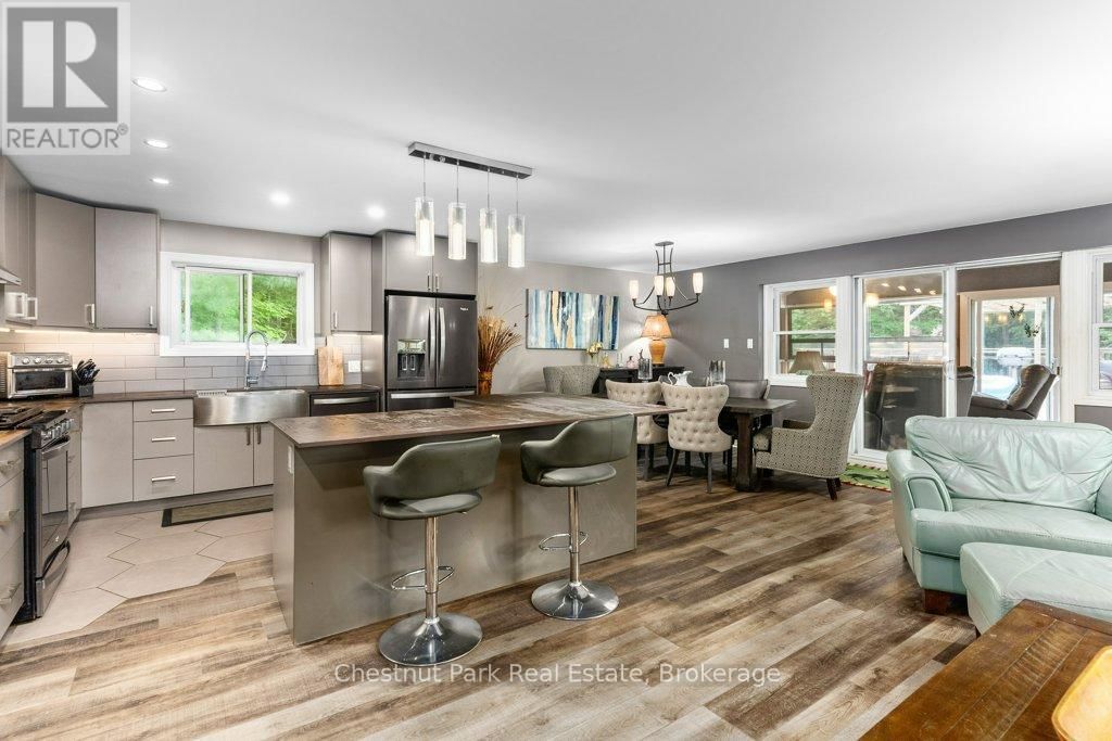 256 WOODLAND DRIVE Image 12