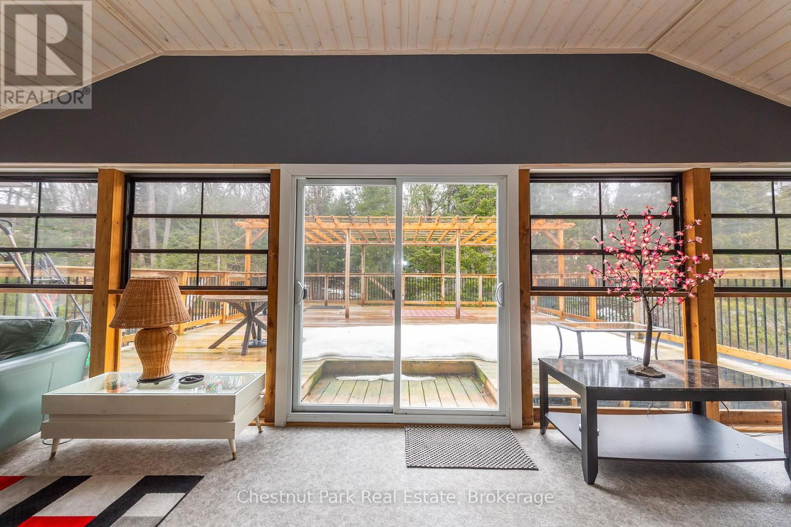 256 WOODLAND DRIVE Image 18