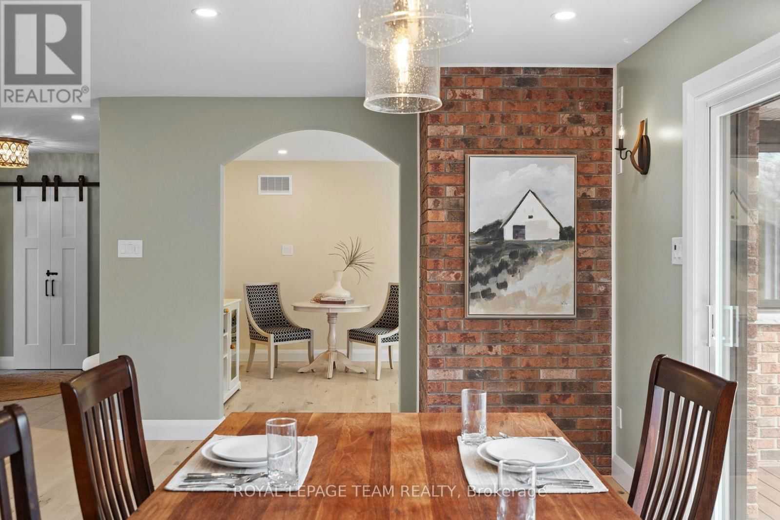 1056 HEENAN TERRACE Image 16