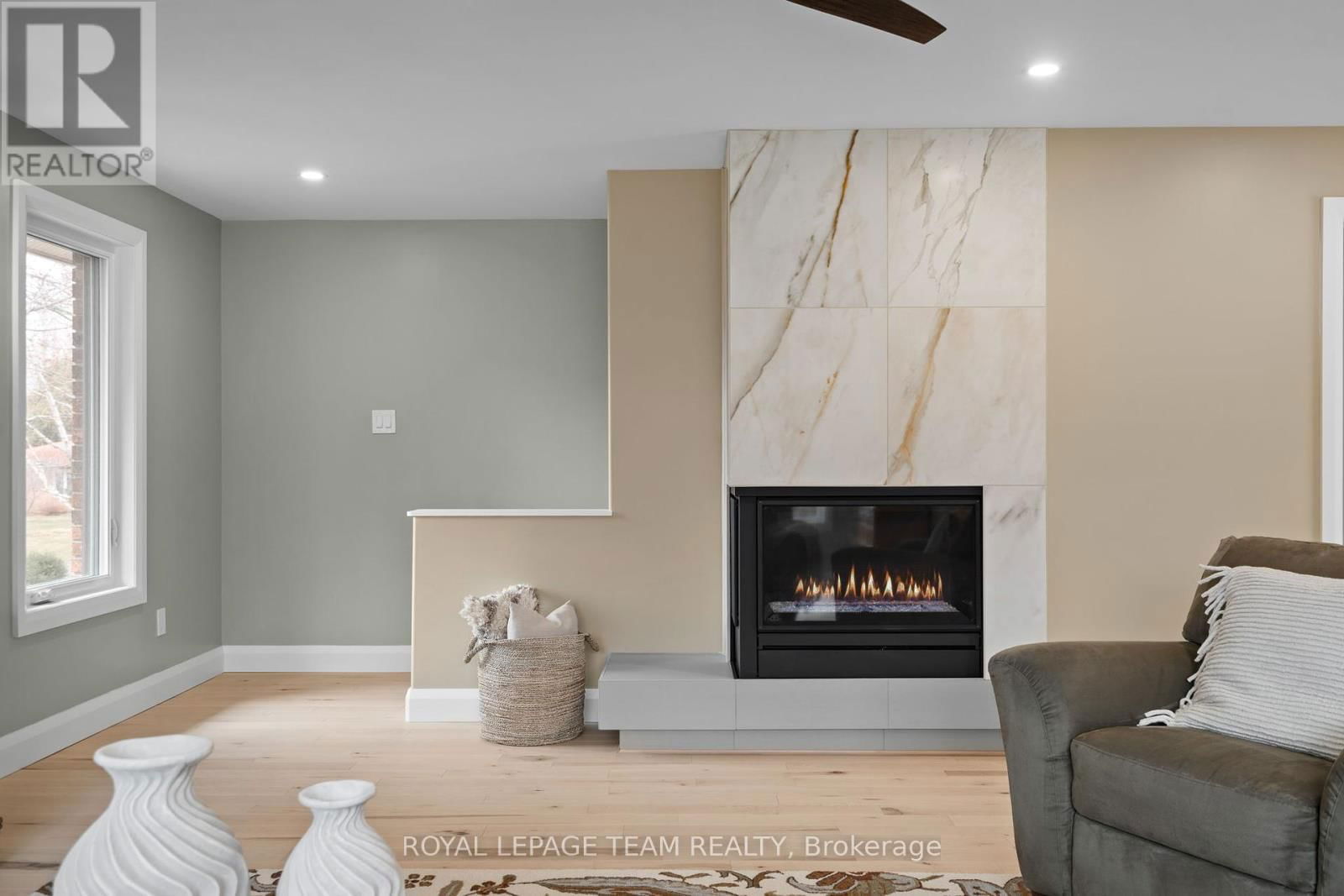 1056 HEENAN TERRACE Image 22