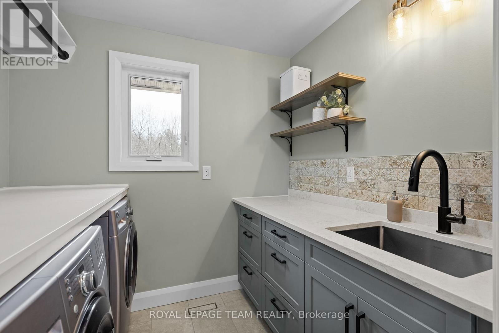 1056 HEENAN TERRACE Image 23