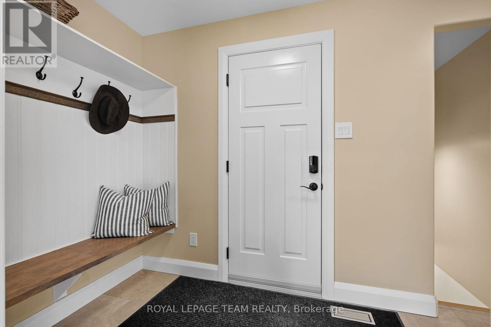 1056 HEENAN TERRACE Image 24