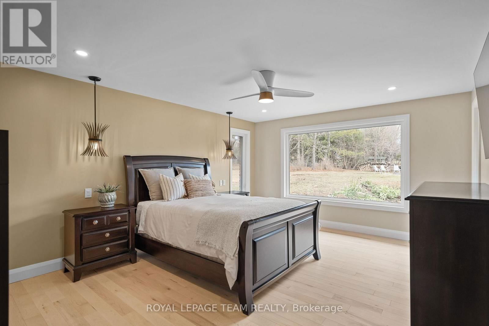 1056 HEENAN TERRACE Image 25