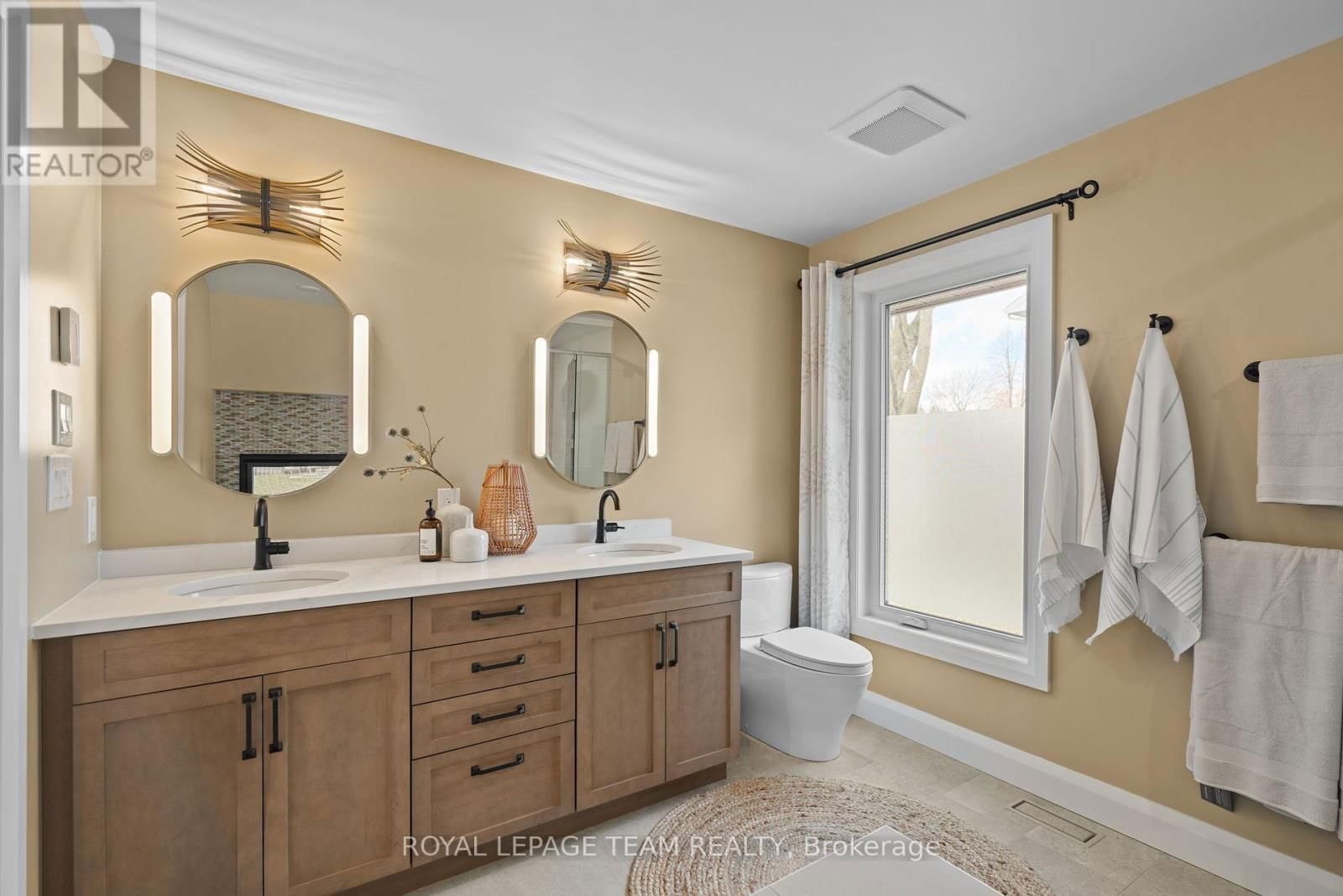 1056 HEENAN TERRACE Image 27