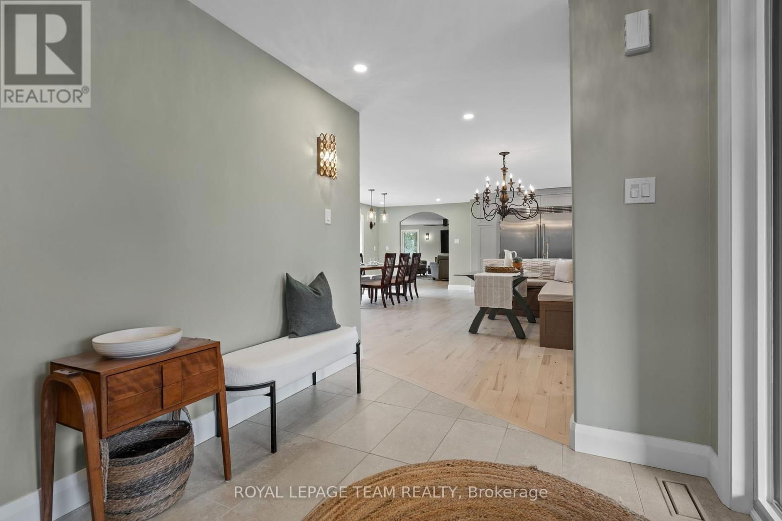 1056 HEENAN TERRACE Image 3