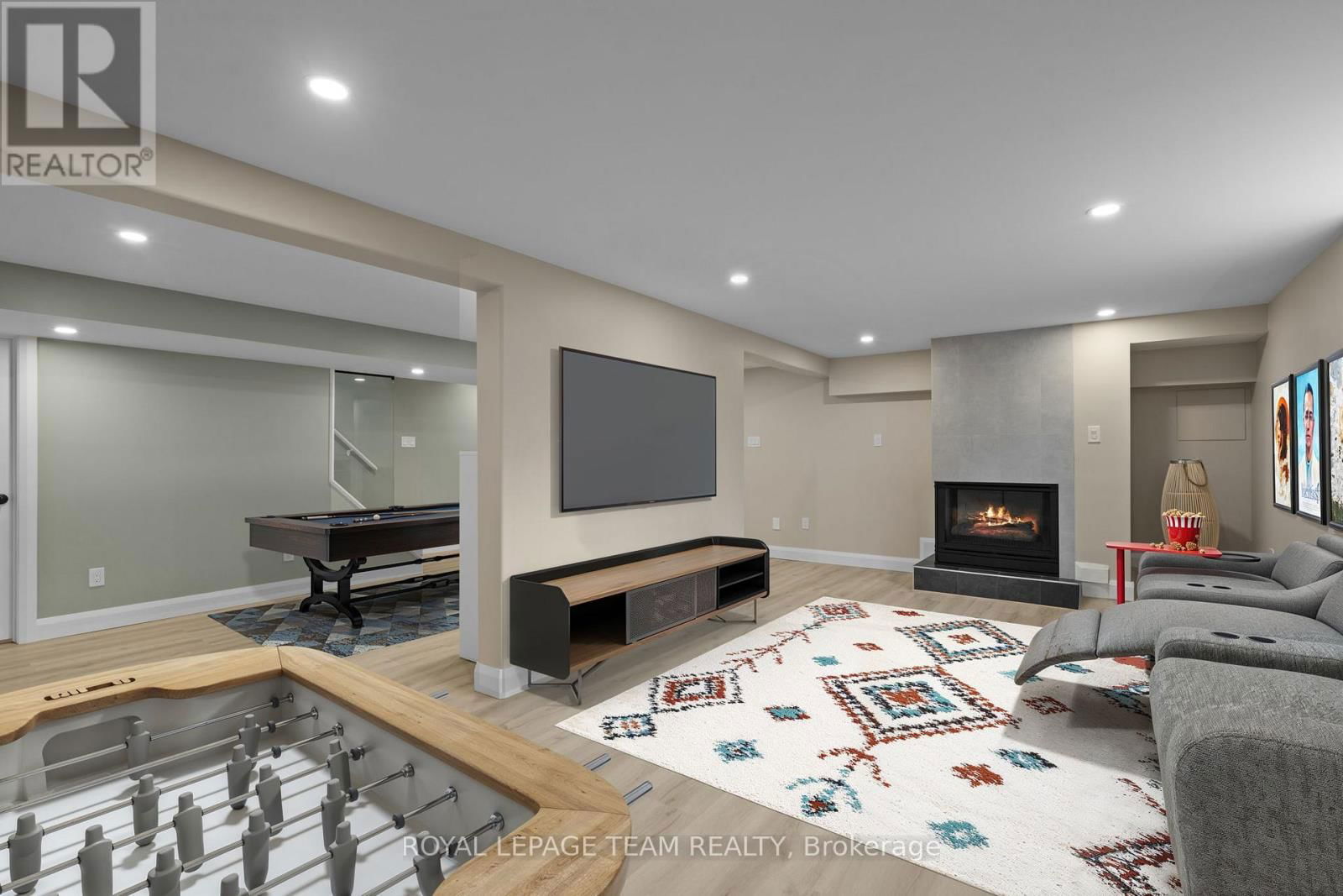 1056 HEENAN TERRACE Image 36