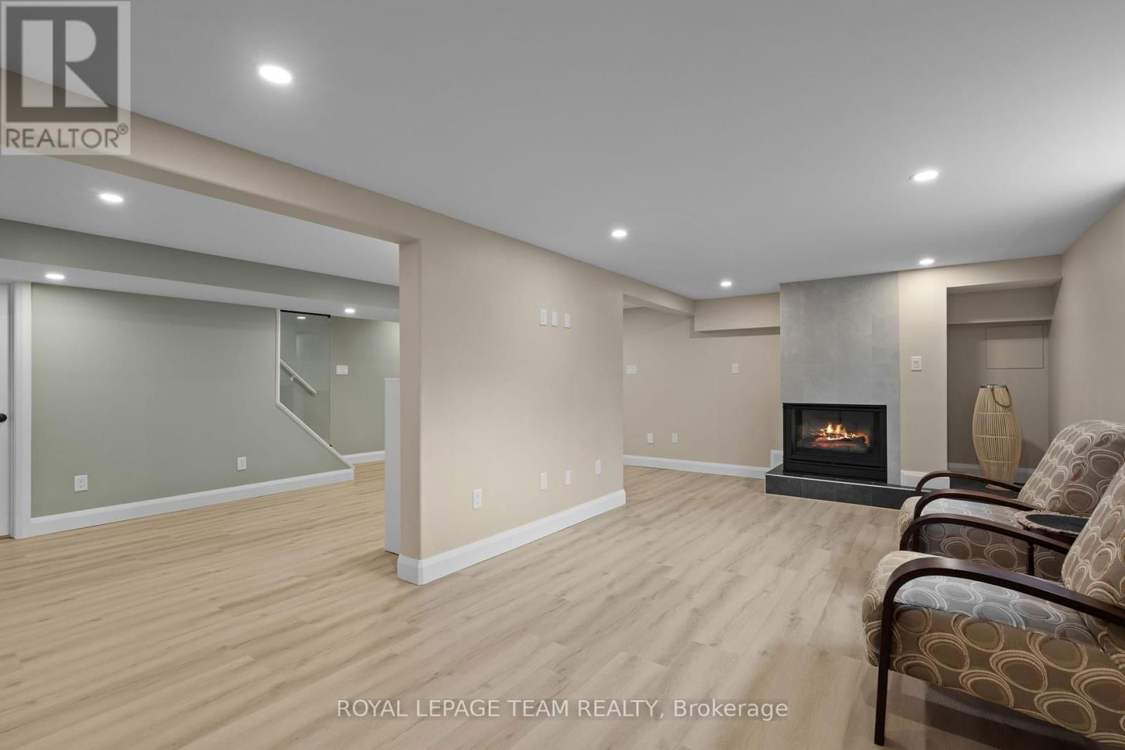 1056 HEENAN TERRACE Image 37