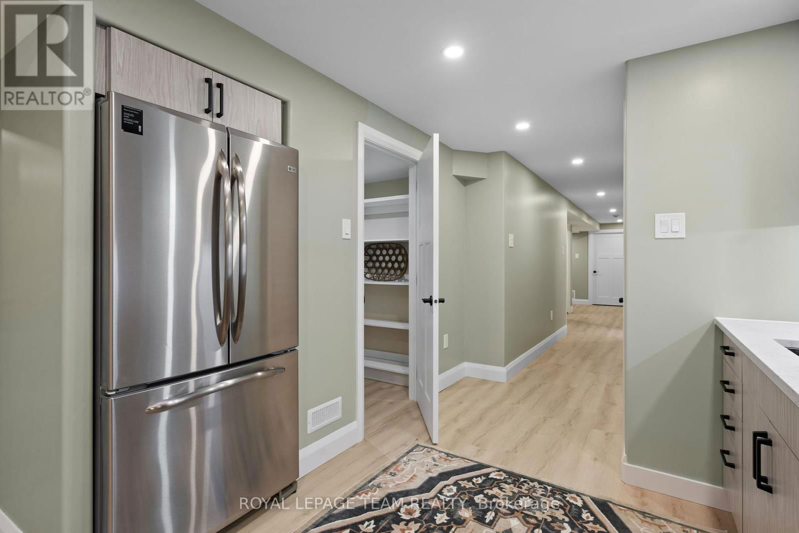 1056 HEENAN TERRACE Image 39