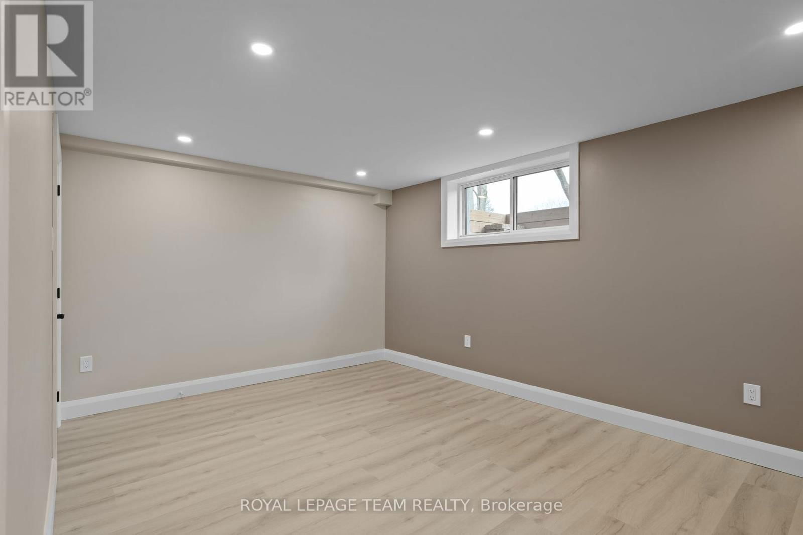 1056 HEENAN TERRACE Image 42