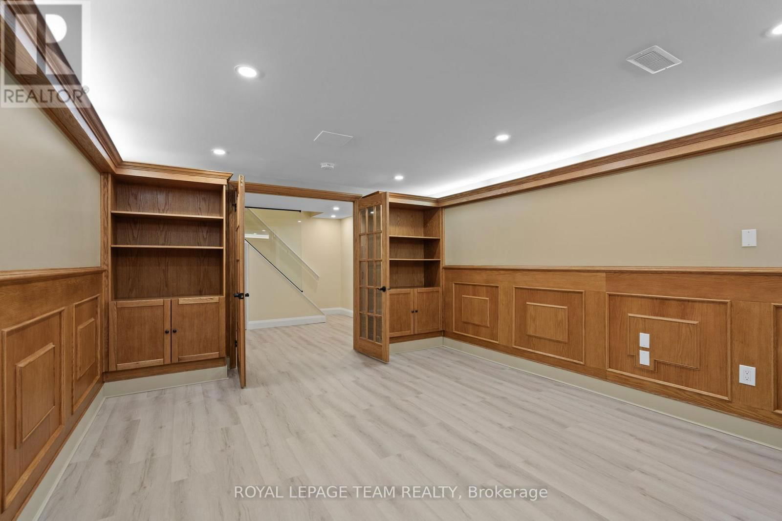 1056 HEENAN TERRACE Image 44