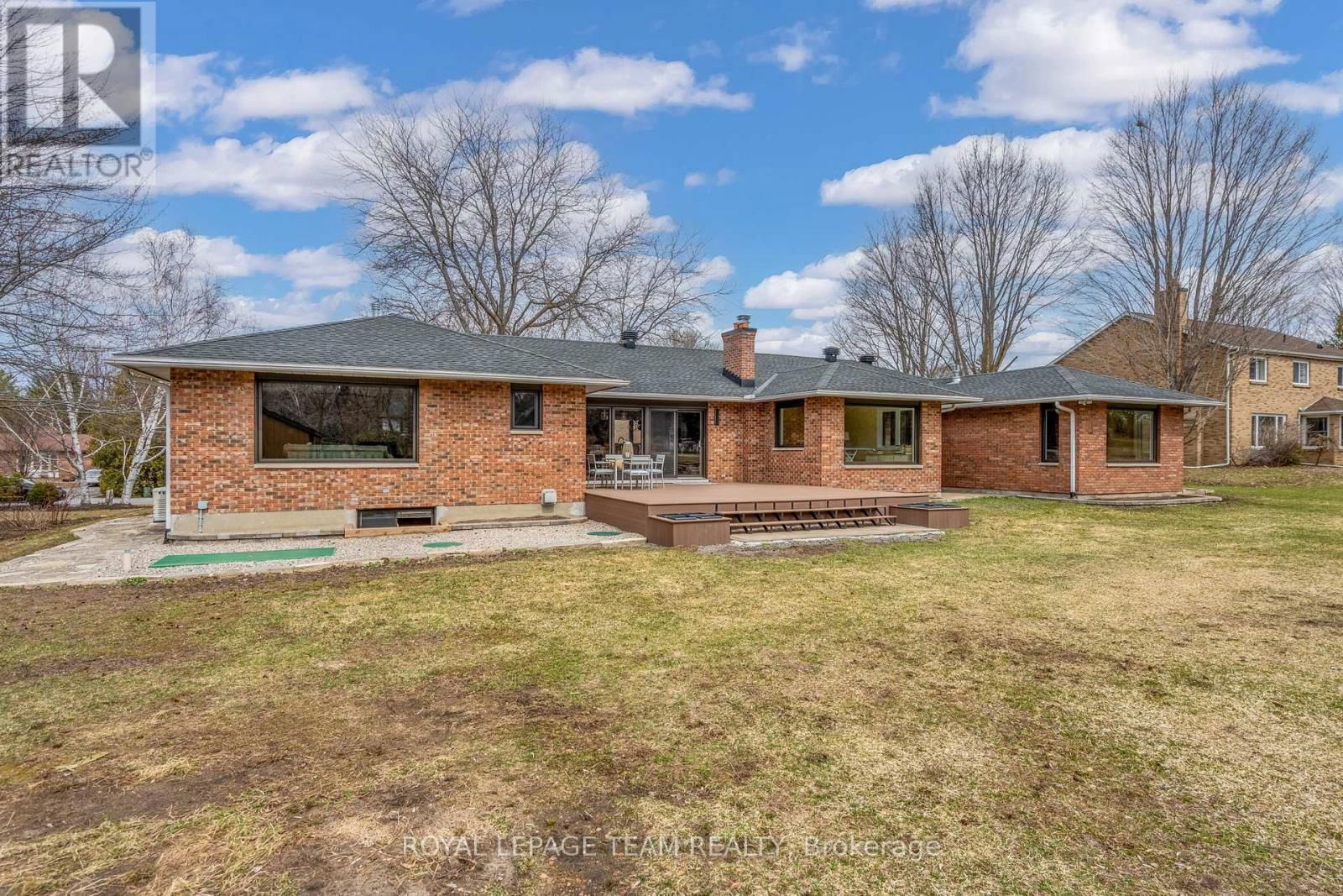 1056 HEENAN TERRACE Image 45