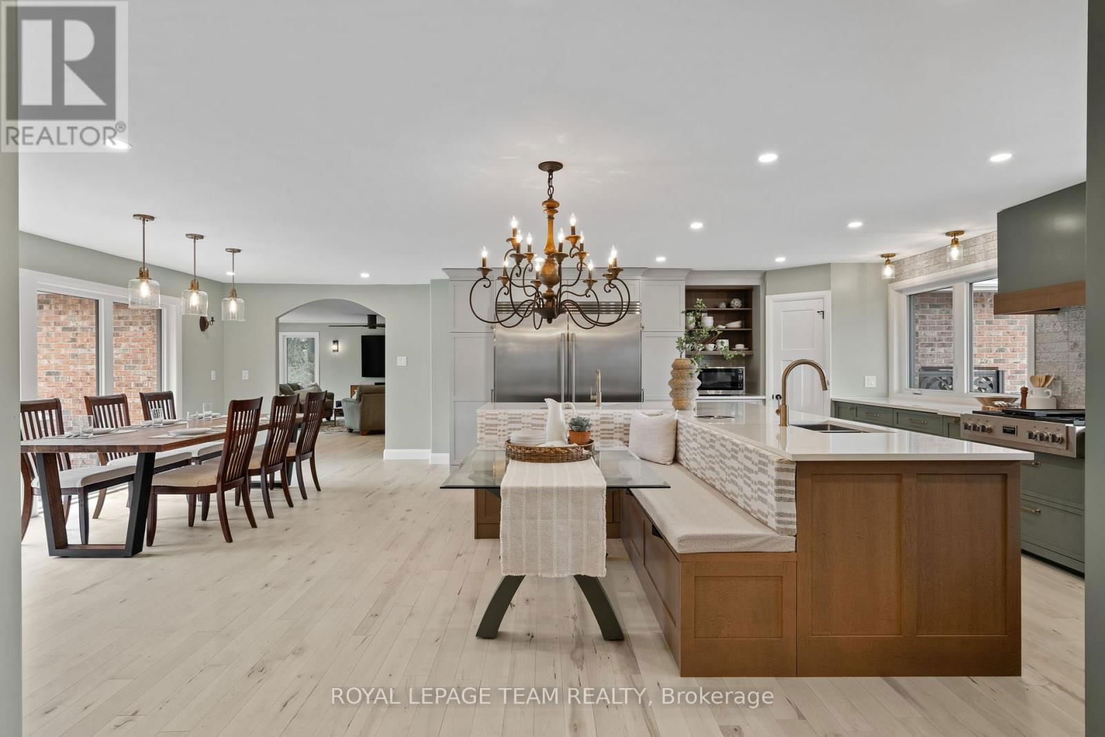 1056 HEENAN TERRACE Image 5