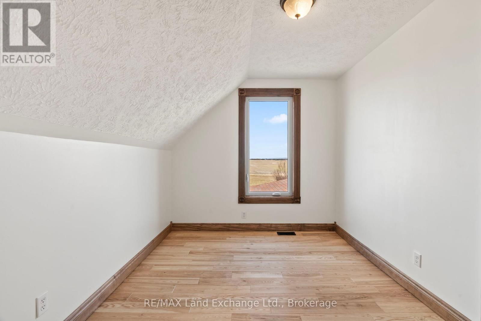 2344 BRUCE ROAD 20 Image 32