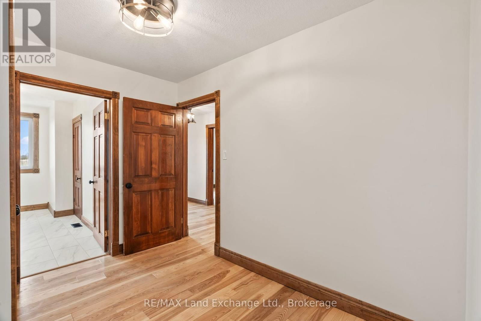2344 BRUCE ROAD 20 Image 36