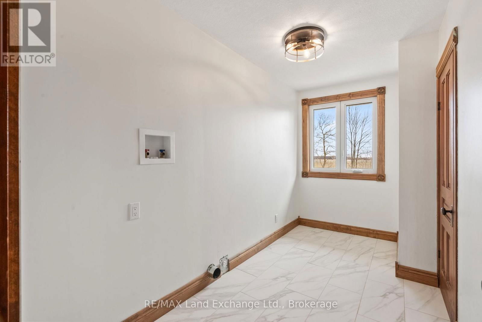 2344 BRUCE ROAD 20 Image 37