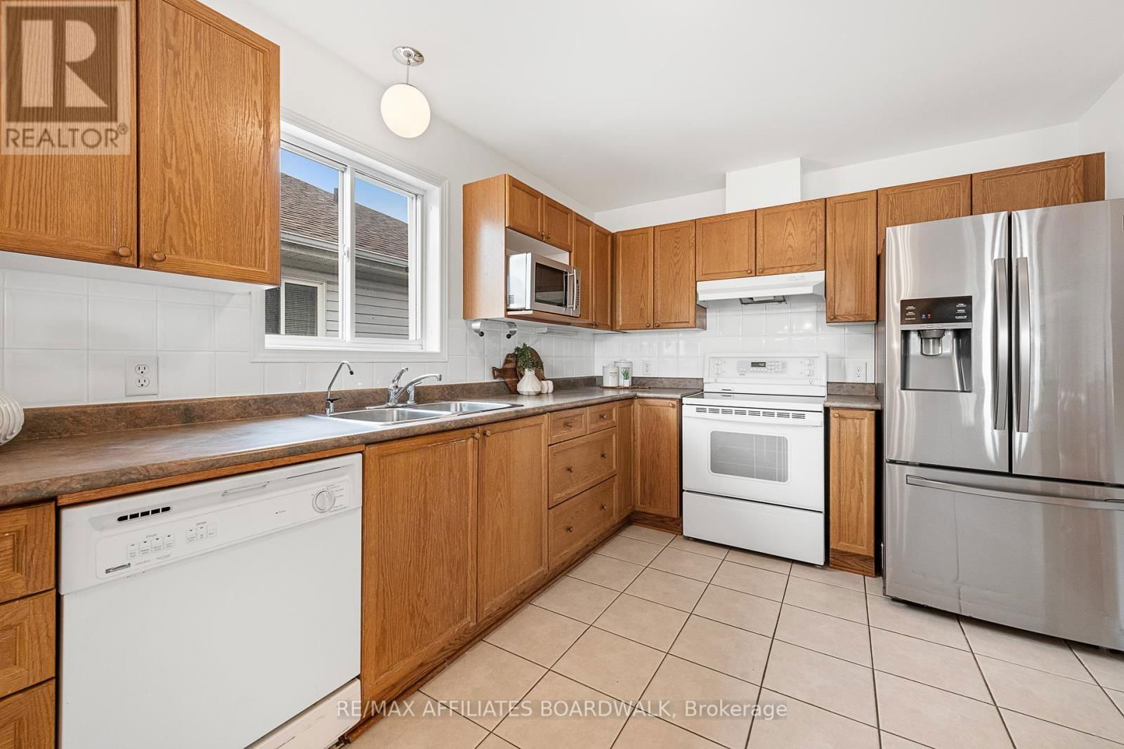 12 CASTLE GLEN CRESCENT Image 10