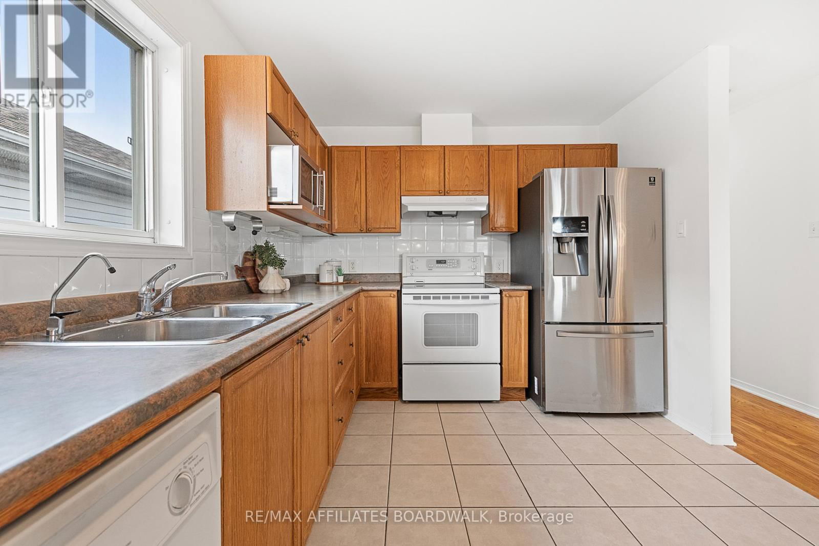 12 CASTLE GLEN CRESCENT Image 12