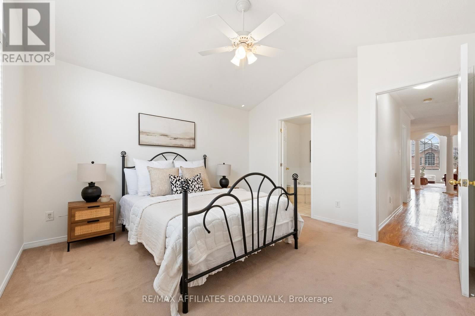 12 CASTLE GLEN CRESCENT Image 15