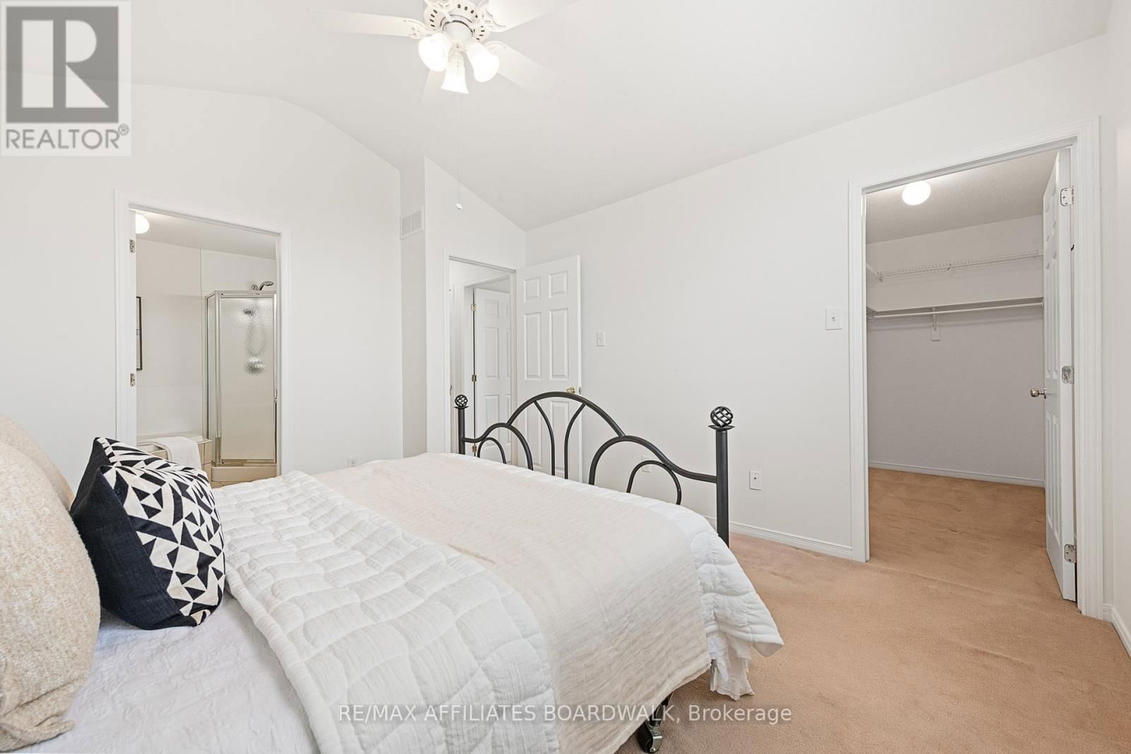 12 CASTLE GLEN CRESCENT Image 16