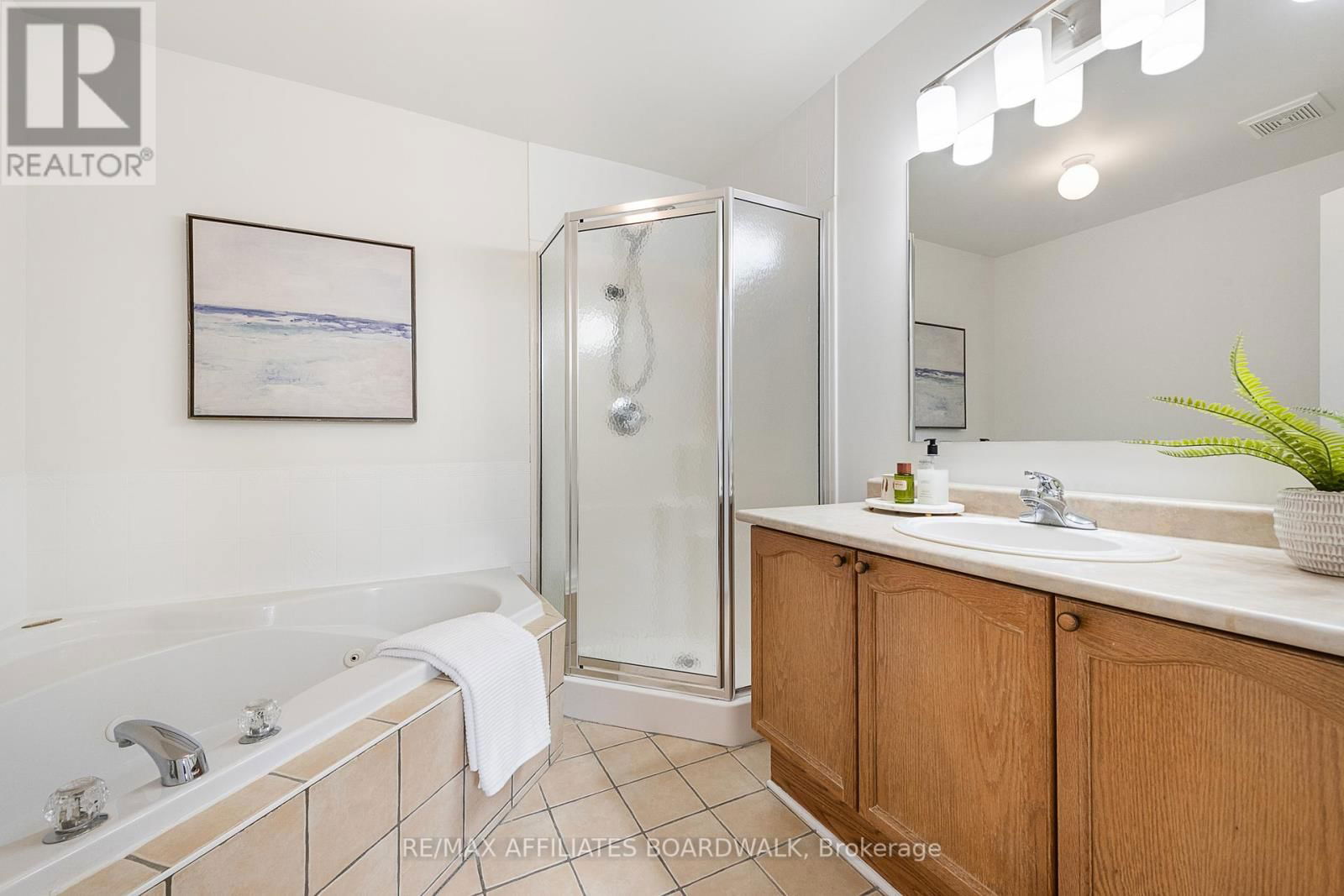 12 CASTLE GLEN CRESCENT Image 18