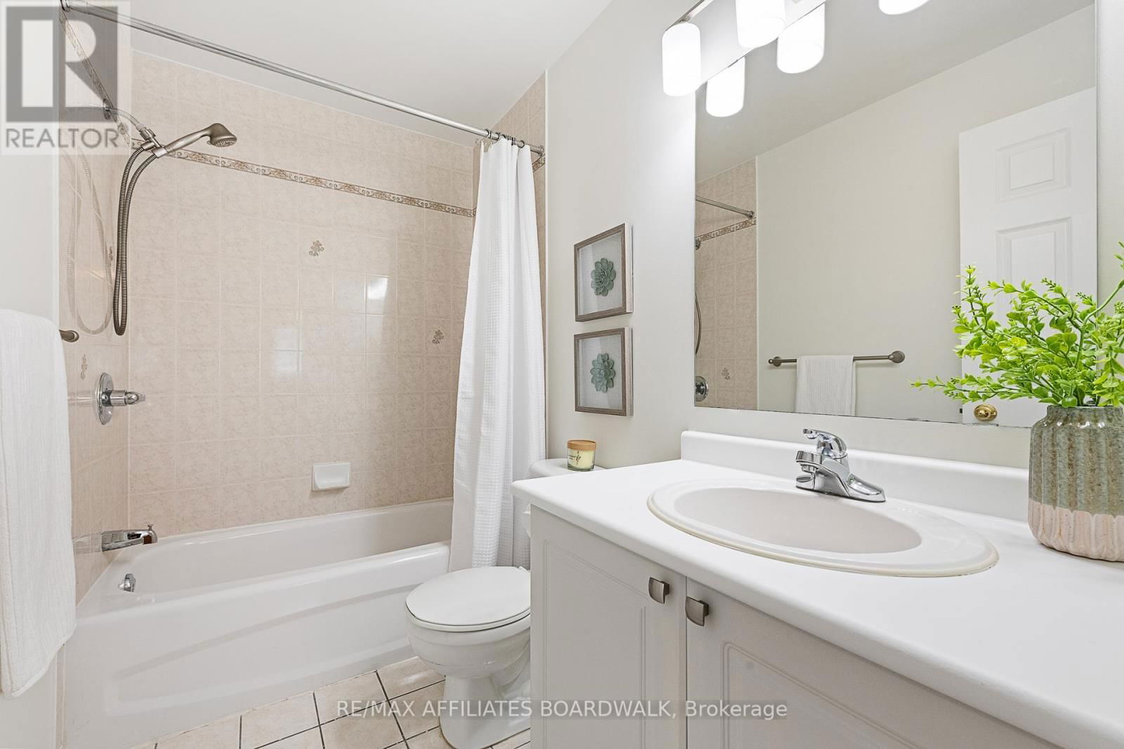 12 CASTLE GLEN CRESCENT Image 21