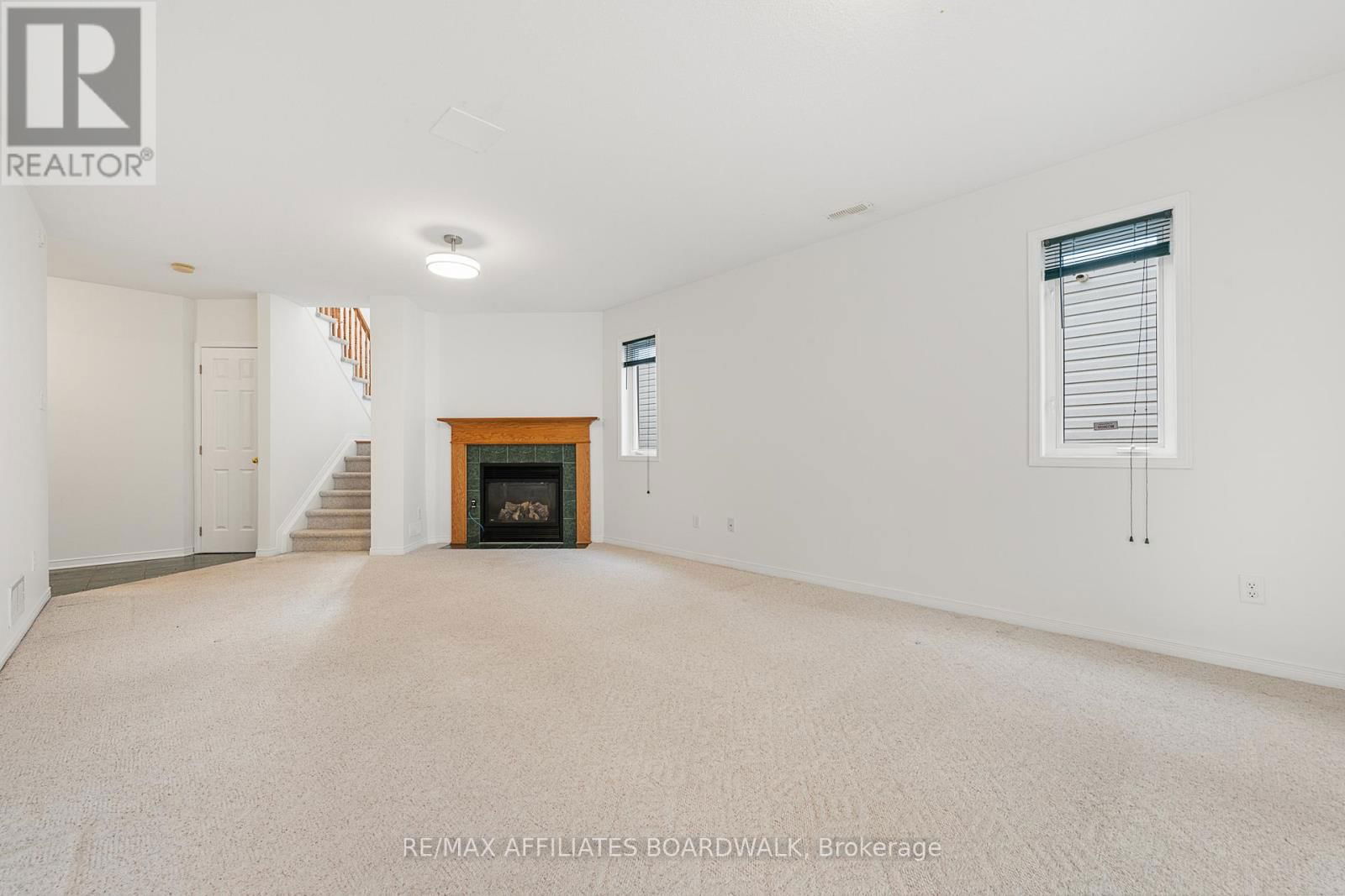 12 CASTLE GLEN CRESCENT Image 23
