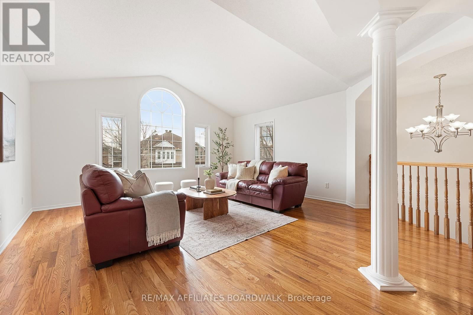 12 CASTLE GLEN CRESCENT Image 4