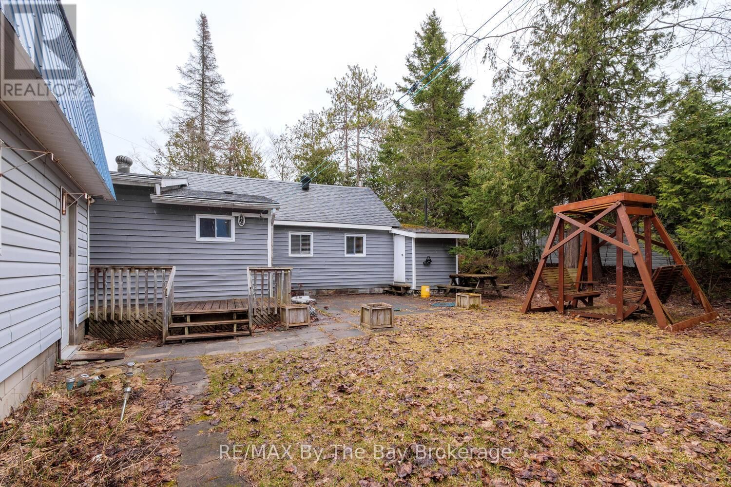 1120 KING EDWARD AVENUE Image 16