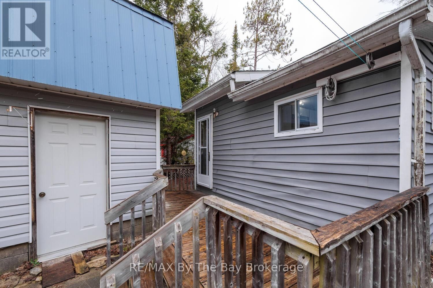 1120 KING EDWARD AVENUE Image 17