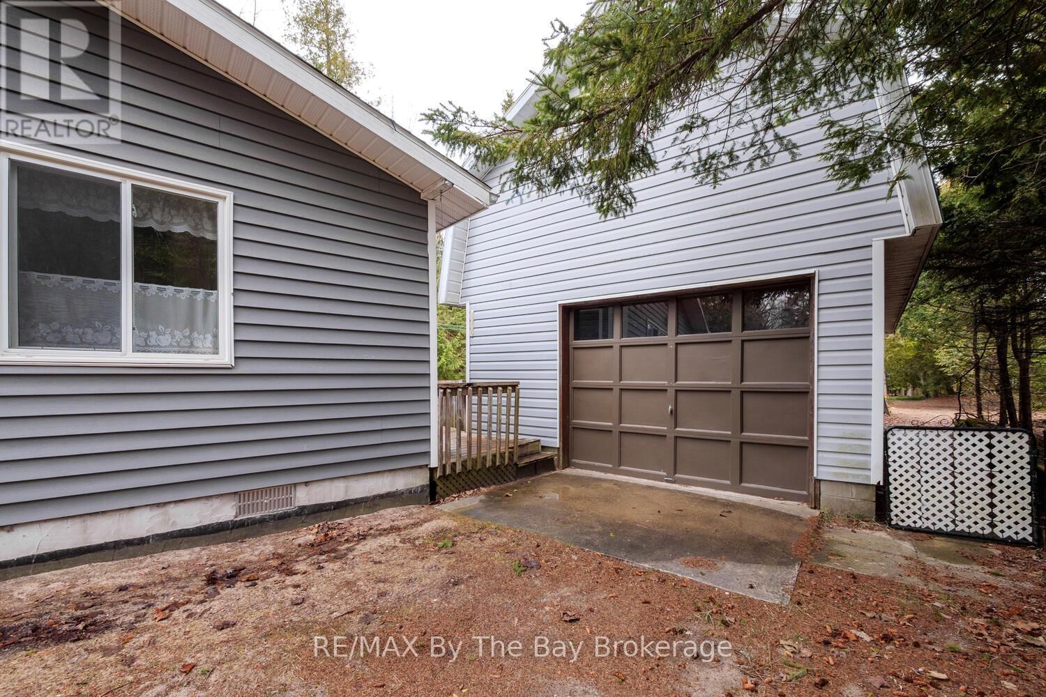 1120 KING EDWARD AVENUE Image 18