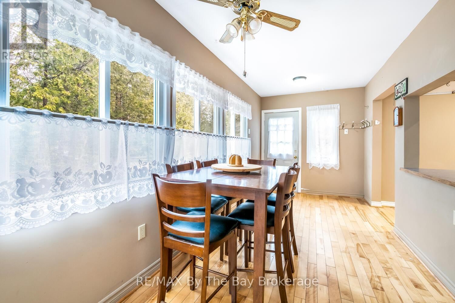 1120 KING EDWARD AVENUE Image 29