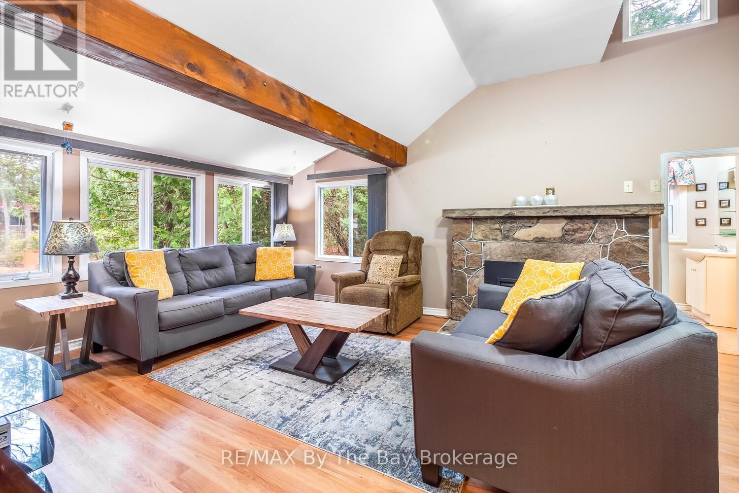 1120 KING EDWARD AVENUE Image 36