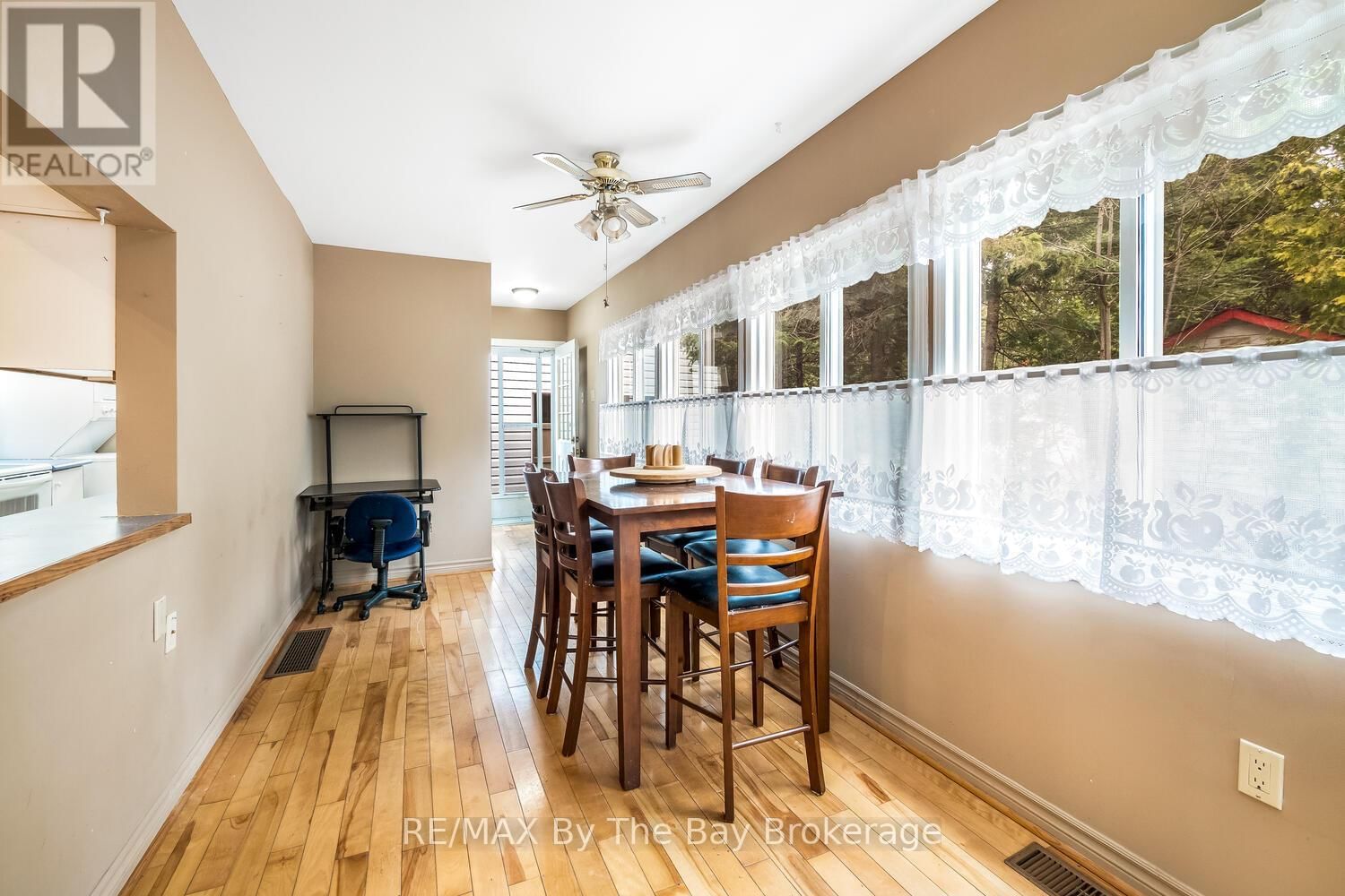 1120 KING EDWARD AVENUE Image 43