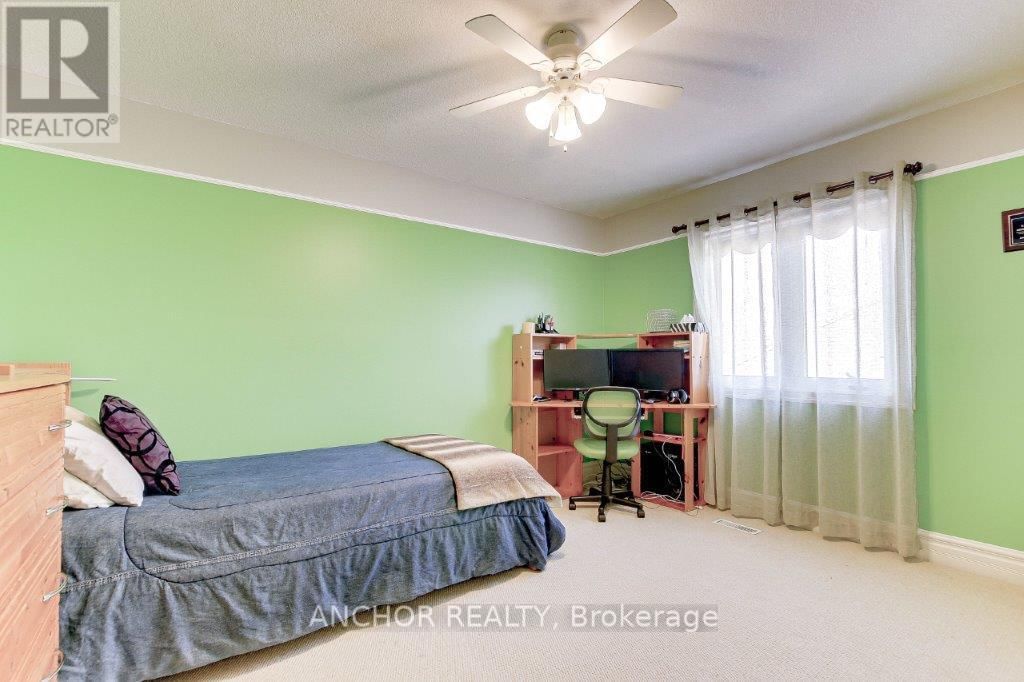 51 PINEHURST DRIVE WEST Image 23