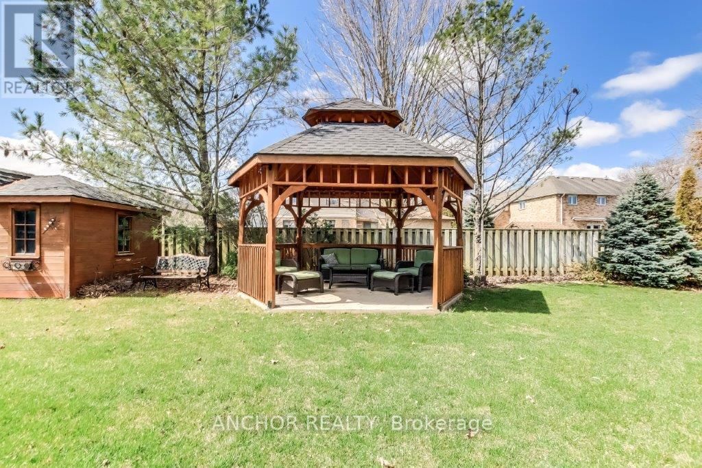51 PINEHURST DRIVE WEST Image 37