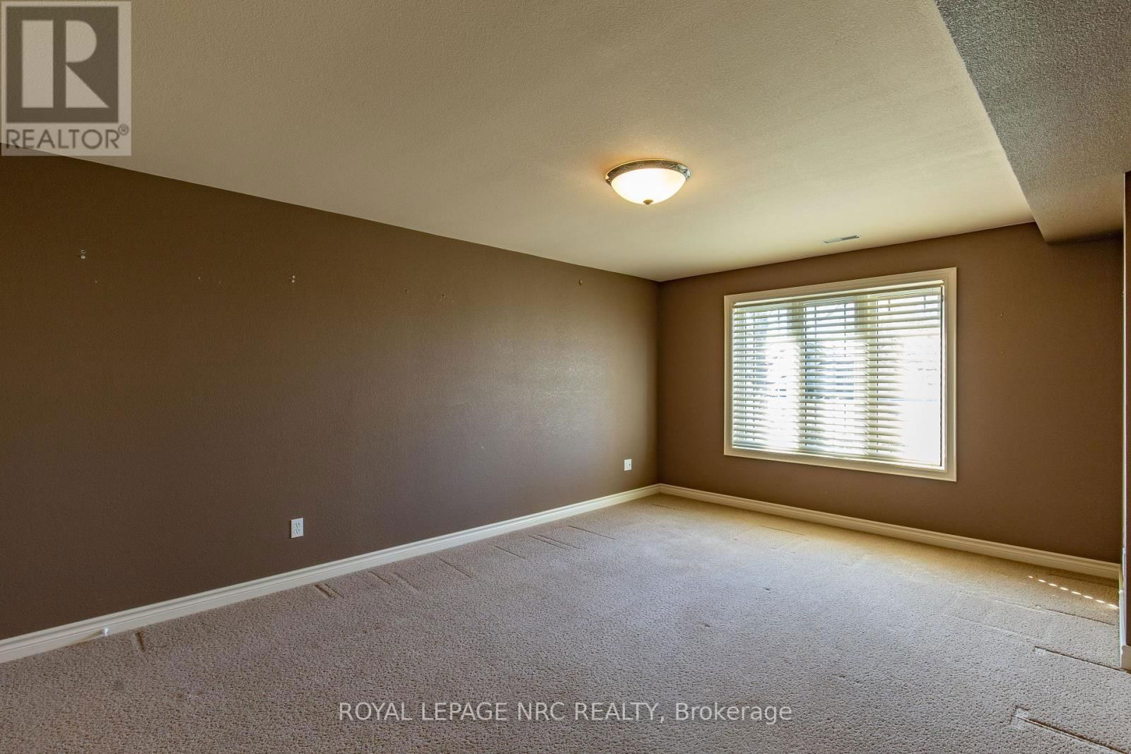 6 MUIRFIELD TRAIL Image 31