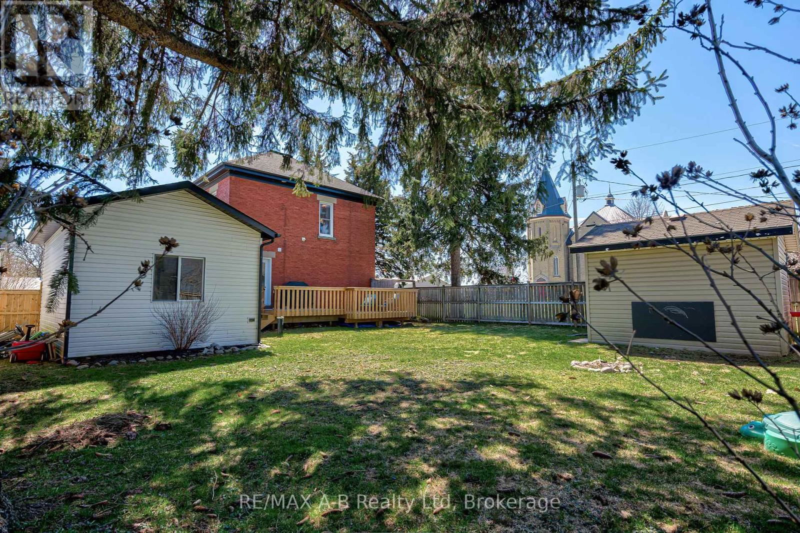 2 LOVEYS STREET EAST Image 42