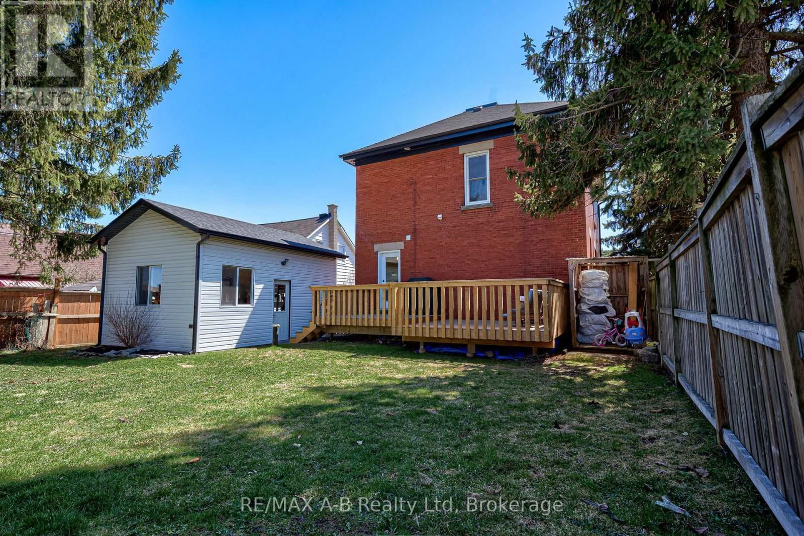 2 LOVEYS STREET EAST Image 43